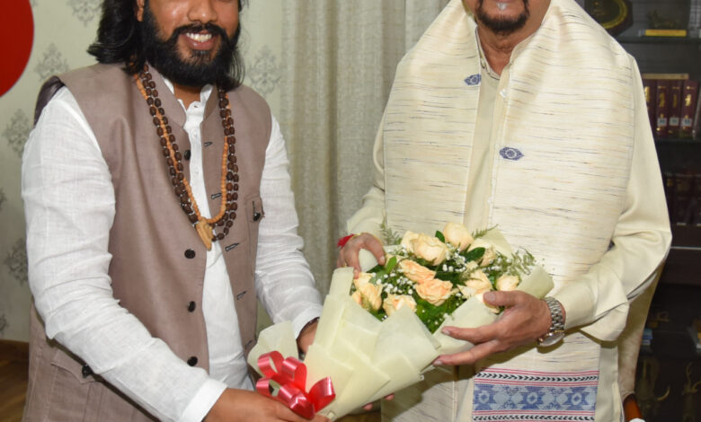 राज्यपाल डेका से कौशल विकास, तकनीकी शिक्षा एवं रोजगार, अनुसूचित जाति विकास विभाग के मंत्री गुरु खुशवंत साहेब ने सौजन्य भेंट की…..