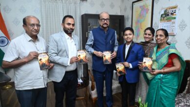 राज्यपाल रमेन डेका ने 12 वर्षीय छात्र मास्टर दिव्यांश की पुस्तक ‘थॉट्स अबाउट गॉड‘ का किया विमोचन……