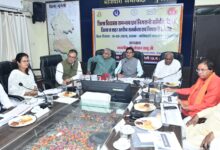 केंद्रीय राज्य मंत्री तोखन साहू ने दिए जनहितकारी योजनाओं में प्रभावी क्रियान्वयन के निर्देश…..