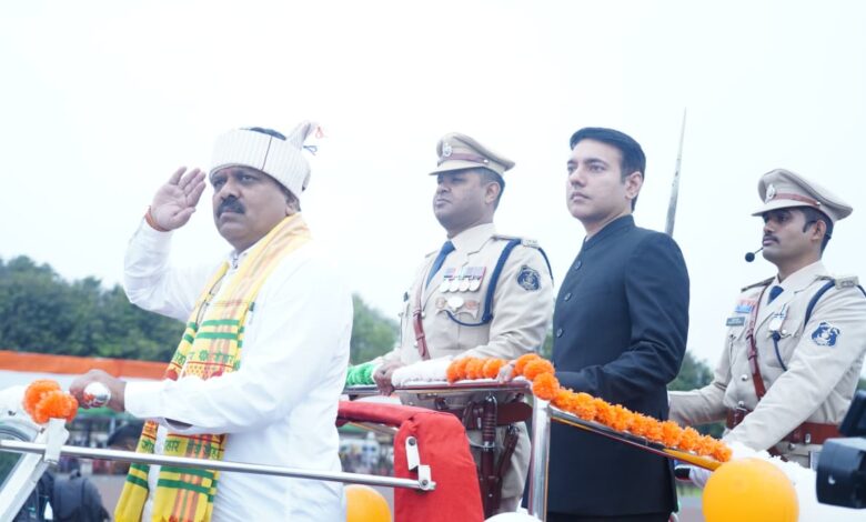 बस्तर में गरिमामय और हर्षाेल्लास के साथ मनाया गया 80वां स्वतंत्रता दिवस, उप मुख्यमंत्री विजय शर्मा ने जगदलपुर के लालबाग मैदान में किया ध्वजारोहण, परेड की सलामी ली……