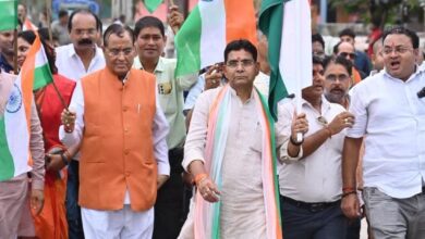 तिरंगा सिर्फ एक कपड़ा नहीं, हमारी संप्रभुता का प्रतीक, शहीदों के बलिदान को रखें अमर- राजस्व मंत्री टंक राम वर्मा…. तिरंगा सिर्फ एक कपड़ा नहीं, हमारी संप्रभुता का प्रतीक, शहीदों के बलिदान को रखें अमर- राजस्व मंत्री टंक राम वर्मा….