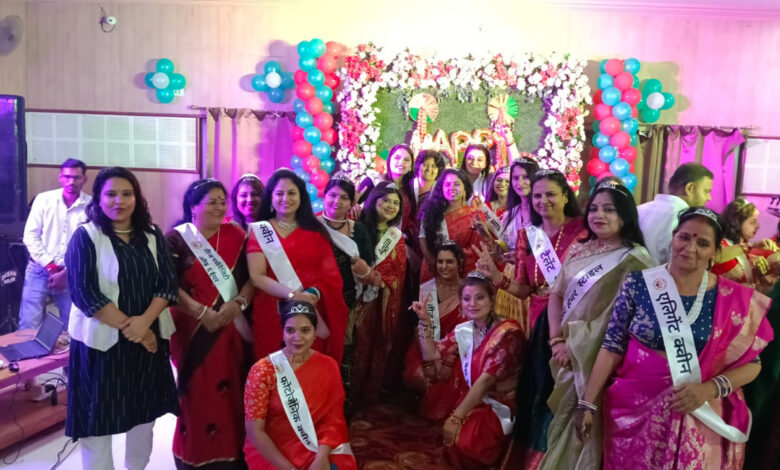 तीज के रंग में रंगा रायपुर प्रेस क्लब, मंत्री लक्ष्मी राजवाड़े ने रैंप वॉक कर बढ़ाया महिला पत्रकारों का उत्साह……