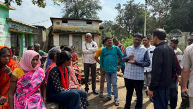 वन मंत्री केदार कश्यप ने बस्तर के बाढ़ प्रभावित क्षेत्रों का लिया जायजा, घोटिया और नारायणपाल पहुंचकर देखी बाढ़ की स्थिति, राहत एवं बचाव कार्यों में किसी तरह की कमी नहीं होने के दिए निर्देश…. वन मंत्री केदार कश्यप ने बस्तर के बाढ़ प्रभावित क्षेत्रों का लिया जायजा, घोटिया और नारायणपाल पहुंचकर देखी बाढ़ की स्थिति, राहत एवं बचाव कार्यों में किसी तरह की कमी नहीं होने के दिए निर्देश….