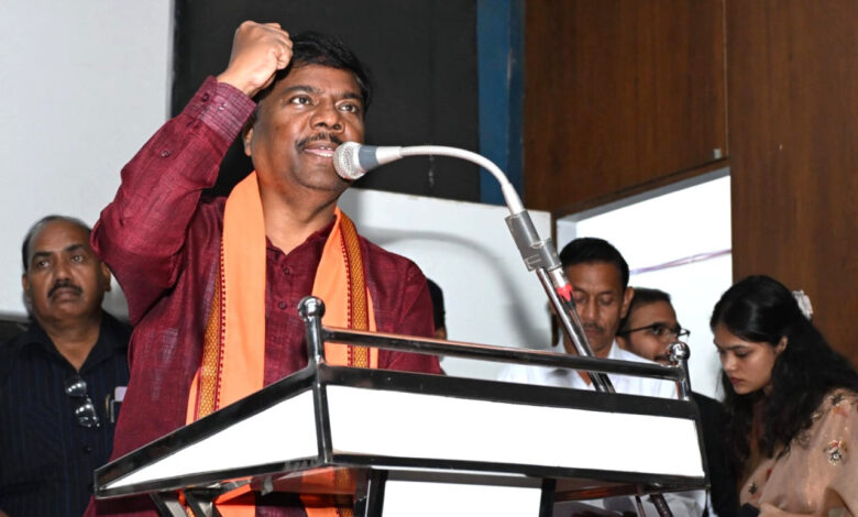 मुख्यमंत्री शिक्षा गौरव अलंकरण समारोह- वन मंत्री केदार कश्यप ने सेवानिवृत्त शिक्षकों और शिक्षा दूतों को किया सम्मानित…..