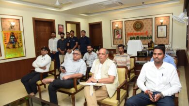 ‘मन की बात’ में गूंजा छत्तीसगढ़ का ‘हर घर मुनगा-घर-घर मुनगा’ अभियान, मंत्री राजेश अग्रवाल ने सुनी प्रधानमंत्री नरेंद्र मोदी की ‘मन की बात’…. ‘मन की बात’ में गूंजा छत्तीसगढ़ का ‘हर घर मुनगा-घर-घर मुनगा’ अभियान, मंत्री राजेश अग्रवाल ने सुनी प्रधानमंत्री नरेंद्र मोदी की ‘मन की बात’….
