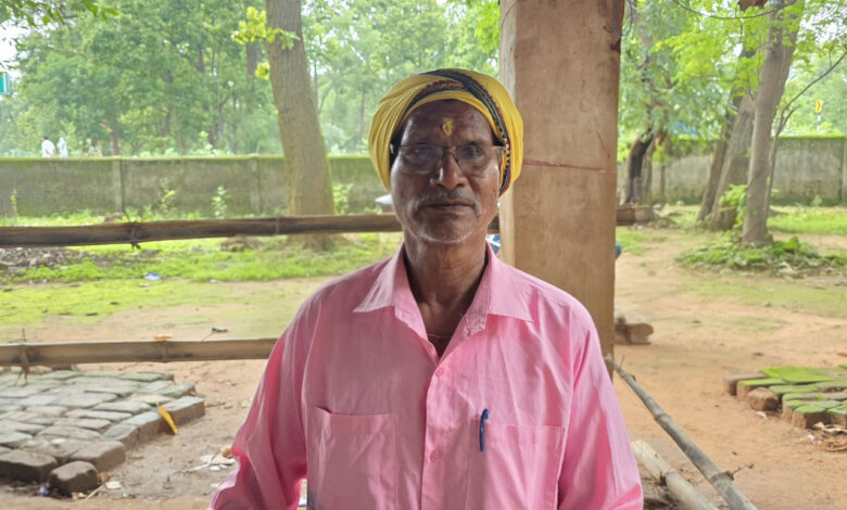 दीनदयाल उपाध्याय भूमिहीन कृषि मजदूर कल्याण योजना बनी शंभू बारी के परिवार का सहारा, प्रतिवर्ष 10 हजार रुपये की आर्थिक सहायता से जरूरत के समय मिल रहा संबल, प्रधानमंत्री आवास और महतारी वंदन योजना का भी मिला लाभ….. दीनदयाल उपाध्याय भूमिहीन कृषि मजदूर कल्याण योजना बनी शंभू बारी के परिवार का सहारा, प्रतिवर्ष 10 हजार रुपये की आर्थिक सहायता से जरूरत के समय मिल रहा संबल, प्रधानमंत्री आवास और महतारी वंदन योजना का भी मिला लाभ…..