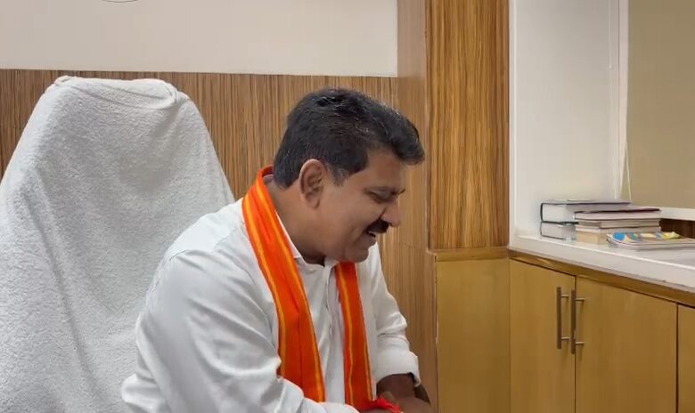 कवर्धा मेडिकल कॉलेज में प्रवेश लेने वाले जिले के प्रथम छात्र हिमांशु को उप मुख्यमंत्री विजय शर्मा ने फोन कर दी बधाई एवं शुभकामनाएं….