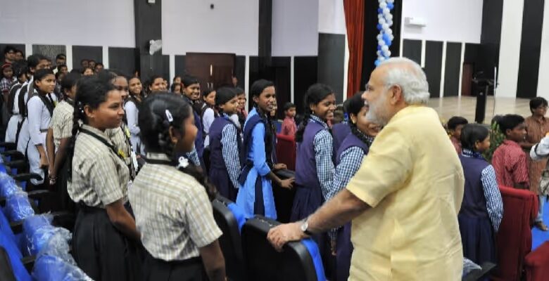 बस्तर के जनजातीय बच्चे देश को दिखा रहे नई राह, दंतेवाड़ा की जावंगा एजुकेशन सिटी से नीटक्रैक, आईआईटी-एनआईटी में दाखिला और एसएंडपी ग्लोबल जैसी वैश्विक कंपनियों में नौकरी कर रहे जनजातीय बच्चे….