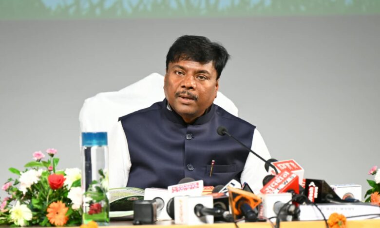 वन एवं जलवायु परिवर्तन मंत्री केदार कश्यप की पत्रवार्ता……