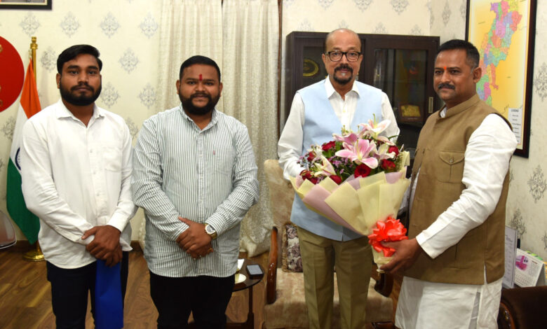 राज्यपाल रमेन डेका से अखिल भारतीय कुर्मी क्षत्रिय महासभा के प्रतिनिधिमंडल की सौजन्य मुलाकात…. राज्यपाल रमेन डेका से अखिल भारतीय कुर्मी क्षत्रिय महासभा के प्रतिनिधिमंडल की सौजन्य मुलाकात….