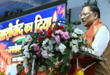 सवा लाख ‘आशीर्वाद के दीपों’ से जगमगाया खारुन तट, प्रधानमंत्री नरेंद्र मोदी के स्वस्थ और दीर्घायु जीवन के लिए हुई महाआरती….