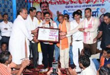 वर्षों पुरानी मांग हुई पूरी, राजपत्र लेकर गांव पहुंचे उप मुख्यमंत्री विजय शर्मा, चंदनपुर को मिली नई पहचान…