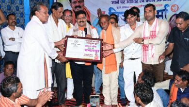 वर्षों पुरानी मांग हुई पूरी, राजपत्र लेकर गांव पहुंचे उप मुख्यमंत्री विजय शर्मा, चंदनपुर को मिली नई पहचान…