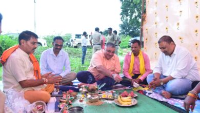 महिलाओं के हुनर को मिलेगा मंच, आत्मनिर्भरता को मिलेगी नई उड़ान, खम्हरिया और उदयपुर में महतारी सदन निर्माण का भूमिपूजन, मंत्री राजेश अग्रवाल ने दी सौगात….. महिलाओं के हुनर को मिलेगा मंच, आत्मनिर्भरता को मिलेगी नई उड़ान, खम्हरिया और उदयपुर में महतारी सदन निर्माण का भूमिपूजन, मंत्री राजेश अग्रवाल ने दी सौगात…..