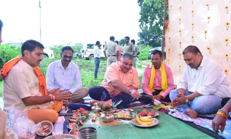 महिलाओं के हुनर को मिलेगा मंच, आत्मनिर्भरता को मिलेगी नई उड़ान, खम्हरिया और उदयपुर में महतारी सदन निर्माण का भूमिपूजन, मंत्री राजेश अग्रवाल ने दी सौगात…..
