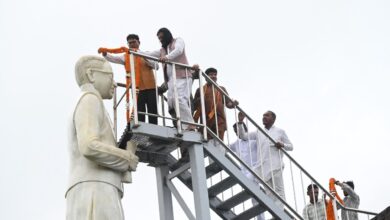 पंडित दीनदयाल उपाध्याय की जयंती पर वित्त मंत्री ओ.पी. चौधरी ने किया श्रद्धापूर्वक नमन, नवा रायपुर में पंडित दीनदयाल उपाध्याय की प्रतिमा पर किया माल्यार्पण…. पंडित दीनदयाल उपाध्याय की जयंती पर वित्त मंत्री ओ.पी. चौधरी ने किया श्रद्धापूर्वक नमन, नवा रायपुर में पंडित दीनदयाल उपाध्याय की प्रतिमा पर किया माल्यार्पण….
