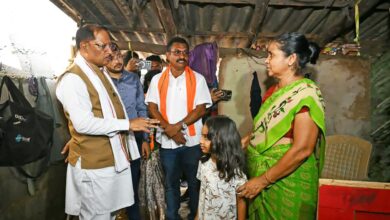 बाढ़ प्रभावित परिवारों के साथ पूरी संवेदनशीलता से खड़ी है सरकार : मुख्यमंत्री विष्णु देव साय…. बाढ़ प्रभावित परिवारों के साथ पूरी संवेदनशीलता से खड़ी है सरकार : मुख्यमंत्री विष्णु देव साय….