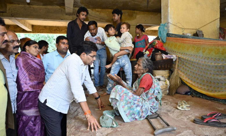 सरकार बाढ़ प्रभावित परिवार को करेगी हरसंभव मदद- राजस्व मंत्री टंक राम वर्मा…. सरकार बाढ़ प्रभावित परिवार को करेगी हरसंभव मदद- राजस्व मंत्री टंक राम वर्मा….