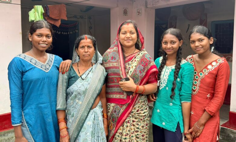 मंत्री लक्ष्मी राजवाड़े पहुंचीं ग्राम कुंजनगर, महिलाओं से किया आत्मीय संवाद, सेवा संकल्प अभियान के तहत महतारी वंदन और प्रधानमंत्री मातृ वंदना योजना की हितग्राहियों से जानी योजनाओं की उपयोगिता….