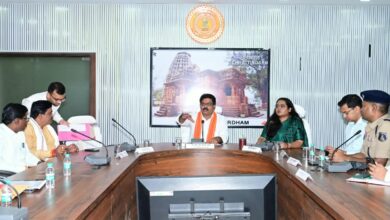 उप मुख्यमंत्री विजय शर्मा ने कबीरधाम के गौसेवकों एवं अधिकारियों की ली बैठक, गौधन की सुरक्षा, देखभाल एवं संरक्षण के लिए ठोस व्यवस्था बनाने के निर्देश…. उप मुख्यमंत्री विजय शर्मा ने कबीरधाम के गौसेवकों एवं अधिकारियों की ली बैठक, गौधन की सुरक्षा, देखभाल एवं संरक्षण के लिए ठोस व्यवस्था बनाने के निर्देश….