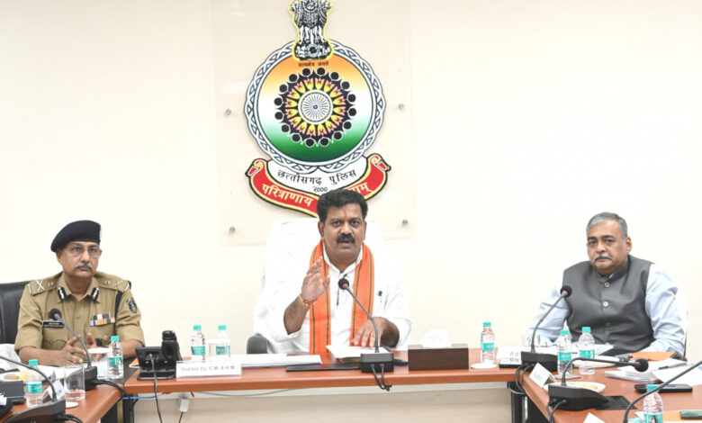 नवीन आपराधिक कानूनों के क्रियान्वयन में तेजी लाएं, प्रत्येक मापदंड पर दिखे ठोस सुधार- उप मुख्यमंत्री विजय शर्मा….