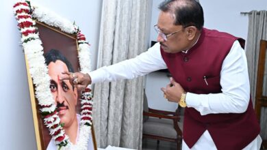 मुख्यमंत्री विष्णुदेव साय ने पंडित दीनदयाल उपाध्याय की जयंती पर उन्हें किया नमन…..