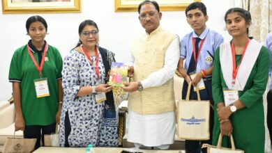 राष्ट्रपति से भेंट कर लौटे प्रतिभावान विद्यार्थियों ने मुख्यमंत्री विष्णु देव साय से की सौजन्य मुलाकात…..