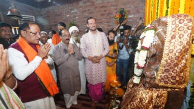 मुख्यमंत्री विष्णु देव साय ने मदकूद्वीप के प्राचीन मंदिरों में की पूजा-अर्चना, कन्या पूजन कर कन्या भोज में हुए शामिल, प्रदेशवासियों की सुख-समृद्धि की कामना की….