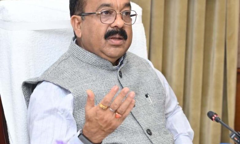सुबह शहर में निकलें अधिकारी, जमीनी हकीकत देखें और काम कराएं : मंत्री अरुण साव….. सुबह शहर में निकलें अधिकारी, जमीनी हकीकत देखें और काम कराएं : मंत्री अरुण साव…..