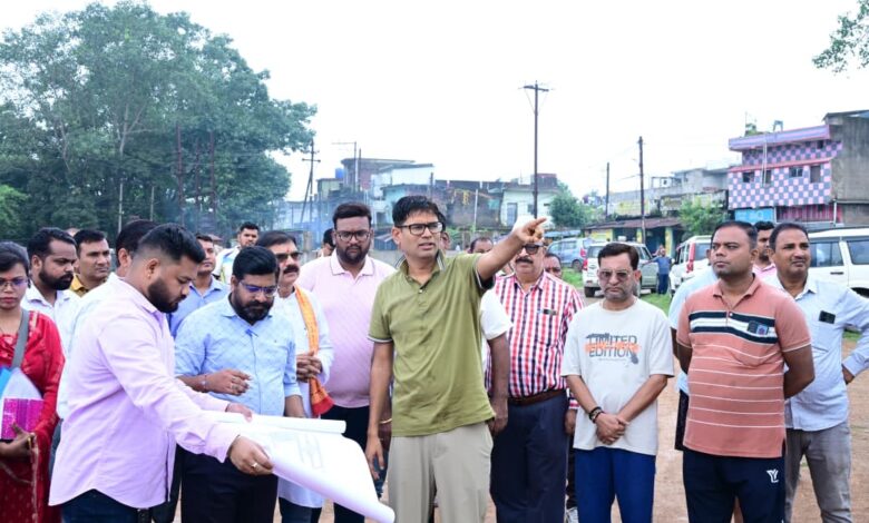 रायगढ़ की बदलेगी तस्वीर: विकास परियोजनाओं का वित्त मंत्री ओ.पी.चौधरी ने किया मैराथन निरीक्षण….