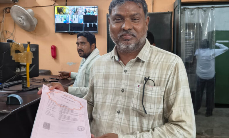 सेवा संकल्प अभियान : सेवा की कहानी : रजिस्ट्री हुई और तुरंत हो गया नामांतरण, अजीत राम साहू को नहीं लगाने पड़े तहसील के चक्कर…..
