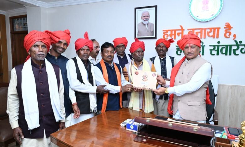 मुख्यमंत्री विष्णु देव साय को बस्तर दशहरा पर्व में शामिल होने का मिला आमंत्रण मुख्यमंत्री विष्णु देव साय को बस्तर दशहरा पर्व में शामिल होने का मिला आमंत्रण