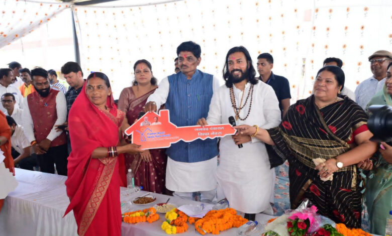 सेवा संकल्प अभियान : बंगोली में जनचौपाल लगाकर मंत्री गुरु खुशवंत साहेब ने सुनीं ग्रामीणों की समस्याएं….