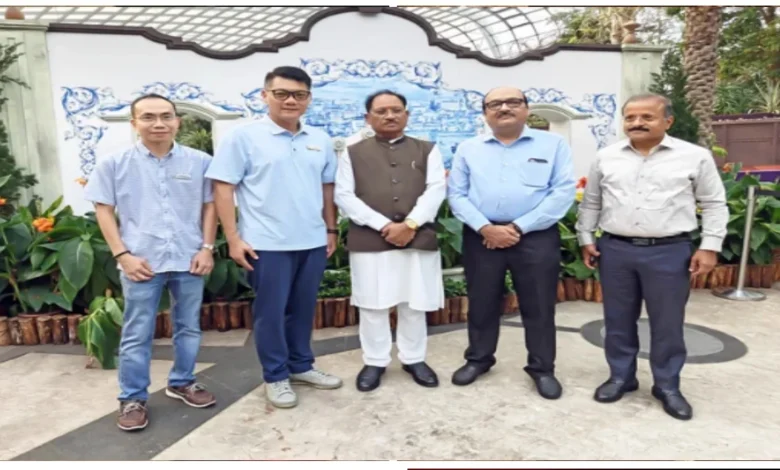 CG News: मुख्यमंत्री विष्णु देव साय का सिंगापुर दौरा: गार्डन्स बाय द बे के अधिकारियों से हुई अहम बैठक, बॉटनिकल गार्डन से पर्यटन और रोजगार बढ़ाने पर जोर…..