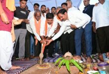 उप मुख्यमंत्री एवं कवर्धा विधायक विजय शर्मा ने 78.51 लाख रुपए के दो सीसी सड़क सह नाली निर्माण कार्यों का किया भूमिपूजन….