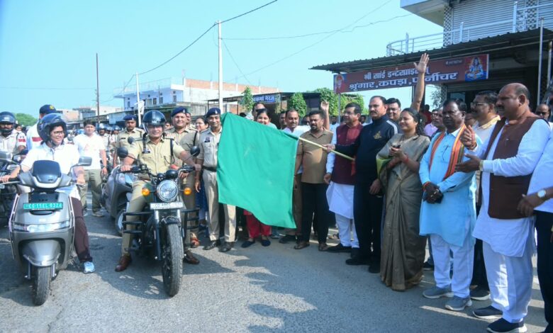 सड़क सुरक्षा का संदेश लेकर सूरजपुर में दौड़े 800 प्रतिभागी, महिला एवं बाल विकास मंत्री लक्ष्मी राजवाड़े और स्वास्थ्य मंत्री श्याम बिहारी जायसवाल बाइक रैली में हुए शामिल….