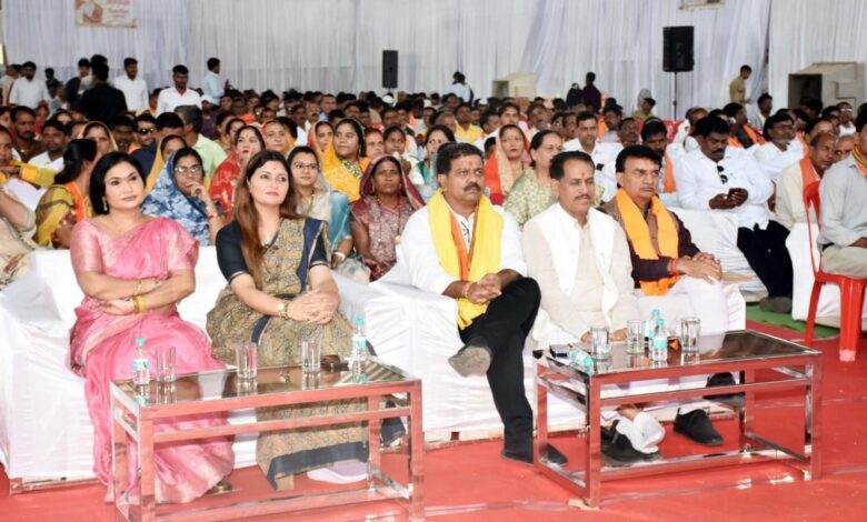 सेवा संकल्प अभियान के तहत कबीरधाम में निकली भव्य सेवा ज्योति यात्रा, उप मुख्यमंत्री विजय शर्मा हुए शामिल सेवा संकल्प अभियान के तहत कबीरधाम में निकली भव्य सेवा ज्योति यात्रा, उप मुख्यमंत्री विजय शर्मा हुए शामिल