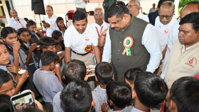 शिक्षा मंत्री गजेन्द्र यादव ने स्कूलों में साईंश्योर न्यूट्रिशन पायलट प्रोजेक्ट का किया शुभारंभ, तीन शासकीय विद्यालयों के लगभग 500 बच्चों को मिलेगा निःशुल्क पोषण सहयोग….. शिक्षा मंत्री गजेन्द्र यादव ने स्कूलों में साईंश्योर न्यूट्रिशन पायलट प्रोजेक्ट का किया शुभारंभ, तीन शासकीय विद्यालयों के लगभग 500 बच्चों को मिलेगा निःशुल्क पोषण सहयोग…..