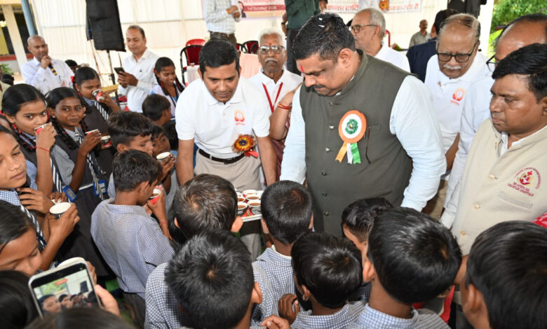 शिक्षा मंत्री गजेन्द्र यादव ने स्कूलों में साईंश्योर न्यूट्रिशन पायलट प्रोजेक्ट का किया शुभारंभ, तीन शासकीय विद्यालयों के लगभग 500 बच्चों को मिलेगा निःशुल्क पोषण सहयोग…..