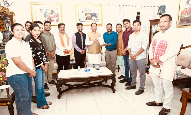 करम परब महोत्सव में शामिल होंगे मुख्यमंत्री विष्णु देव साय,कंवर समाज के प्रतिनिधिमंडल ने मुख्यमंत्री से की सौजन्य मुलाकात, सौंपा आमंत्रण पत्र.. करम परब महोत्सव में शामिल होंगे मुख्यमंत्री विष्णु देव साय,कंवर समाज के प्रतिनिधिमंडल ने मुख्यमंत्री से की सौजन्य मुलाकात, सौंपा आमंत्रण पत्र..
