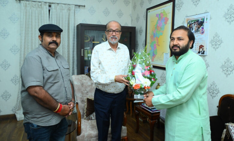 राज्यपाल रमेन डेका से महाराजा कमल चंद्र भंज देव ने की भेंट, बस्तर दशहरा के प्रमुख आयोजनों में शामिल होने राज्यपाल को दिया आमंत्रण…..