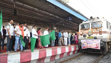 कैबिनेट मंत्री लखनलाल देवांगन ने कोरबा रेलवे स्टेशन से भारत गौरव टूरिस्ट ट्रेन को हरी झंडी दिखाकर किया रवाना, बुजुर्गों को दी शुभकामनाएं….