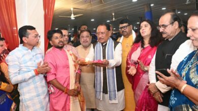मुख्यमंत्री निवास में गरबा महोत्सव की धूम, भक्ति और उल्लास के रंग में रंगा आयोजन…. मुख्यमंत्री निवास में गरबा महोत्सव की धूम, भक्ति और उल्लास के रंग में रंगा आयोजन….