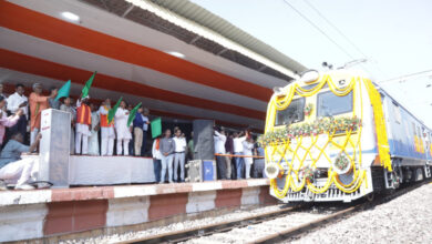 आजादी के बाद पहली बार रावघाट तक पहुंची रेल, बस्तर के विकास को मिली नई रफ्तार… आजादी के बाद पहली बार रावघाट तक पहुंची रेल, बस्तर के विकास को मिली नई रफ्तार…