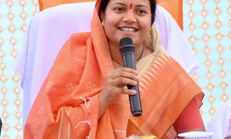 मंत्री लक्ष्मी राजवाड़े की पहल से भटगांव विधानसभा में 6.97 करोड़ रुपये के सड़क-पुल कार्यों को मिली स्वीकृति….. मंत्री लक्ष्मी राजवाड़े की पहल से भटगांव विधानसभा में 6.97 करोड़ रुपये के सड़क-पुल कार्यों को मिली स्वीकृति…..