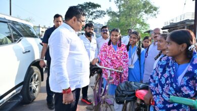 शिक्षा मंत्री गजेन्द्र यादव स्कूल से घर लौट रहे स्कूली बच्चों के बीच पहुंचकर सहज संवाद में जानी पढ़ाई और स्कूल की जरूरतें…. शिक्षा मंत्री गजेन्द्र यादव स्कूल से घर लौट रहे स्कूली बच्चों के बीच पहुंचकर सहज संवाद में जानी पढ़ाई और स्कूल की जरूरतें….