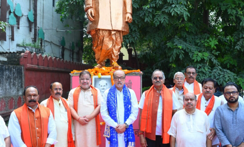 नशा मुक्त भारत के संकल्प के साथ राज्यपाल डेका ने की पदयात्रा, महात्मा गांधी और लाल बहादुर शास्त्री को श्रद्धांजलि अर्पित कर डॉ. अंबेडकर को किया नमन….