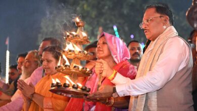 माता शबरी की पावन नगरी शिवरीनारायण में चित्रोत्पला गंगा महाआरती में शामिल हुए मुख्यमंत्री विष्णु देव साय….. माता शबरी की पावन नगरी शिवरीनारायण में चित्रोत्पला गंगा महाआरती में शामिल हुए मुख्यमंत्री विष्णु देव साय…..
