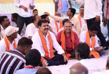 ग्रामीणों के बीच जमीन पर बैठकर उप मुख्यमंत्री विजय शर्मा ने किया आत्मीय संवाद, 74.80 लाख रुपए के विकास कार्यों की दी सौगात….