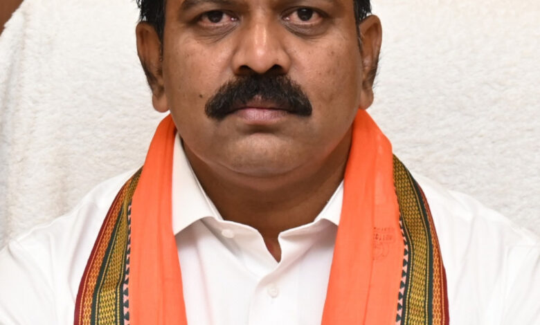 उप मुख्यमंत्री विजय शर्मा की पहल से कबीरधाम में प्रदेश में सबसे ज्यादा 48 नई समितियों का गठन, कबीरधाम में 37 नए धान खरीदी केंद्र भी खुले, किसानों को घर के नजदीक धान बेचने की मिलेगी सुविधा…. उप मुख्यमंत्री विजय शर्मा की पहल से कबीरधाम में प्रदेश में सबसे ज्यादा 48 नई समितियों का गठन, कबीरधाम में 37 नए धान खरीदी केंद्र भी खुले, किसानों को घर के नजदीक धान बेचने की मिलेगी सुविधा….